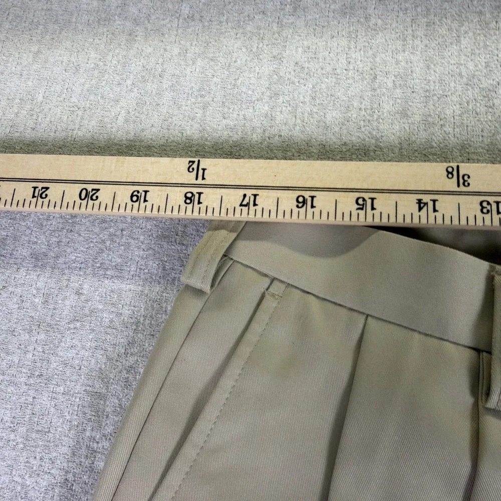 Izod pants Mens Size 36x32 Beige Double Pleated‎ Golf Classix Performance Active
